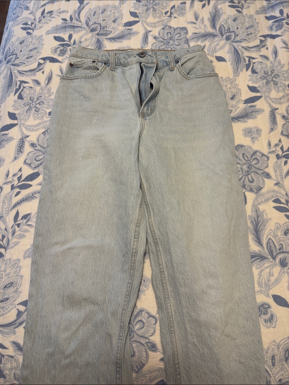 Straight Leg Jeans - Pale Blue